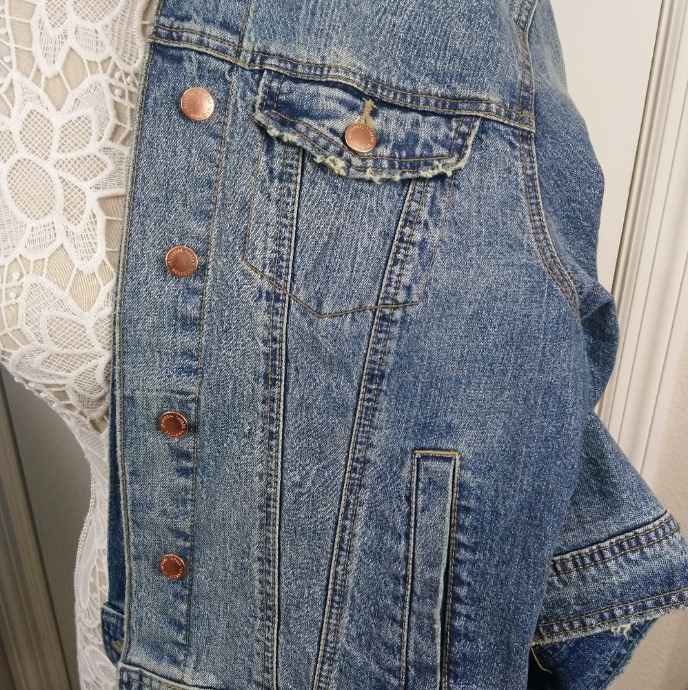 Universal Thread Denim Jacket. - image 5